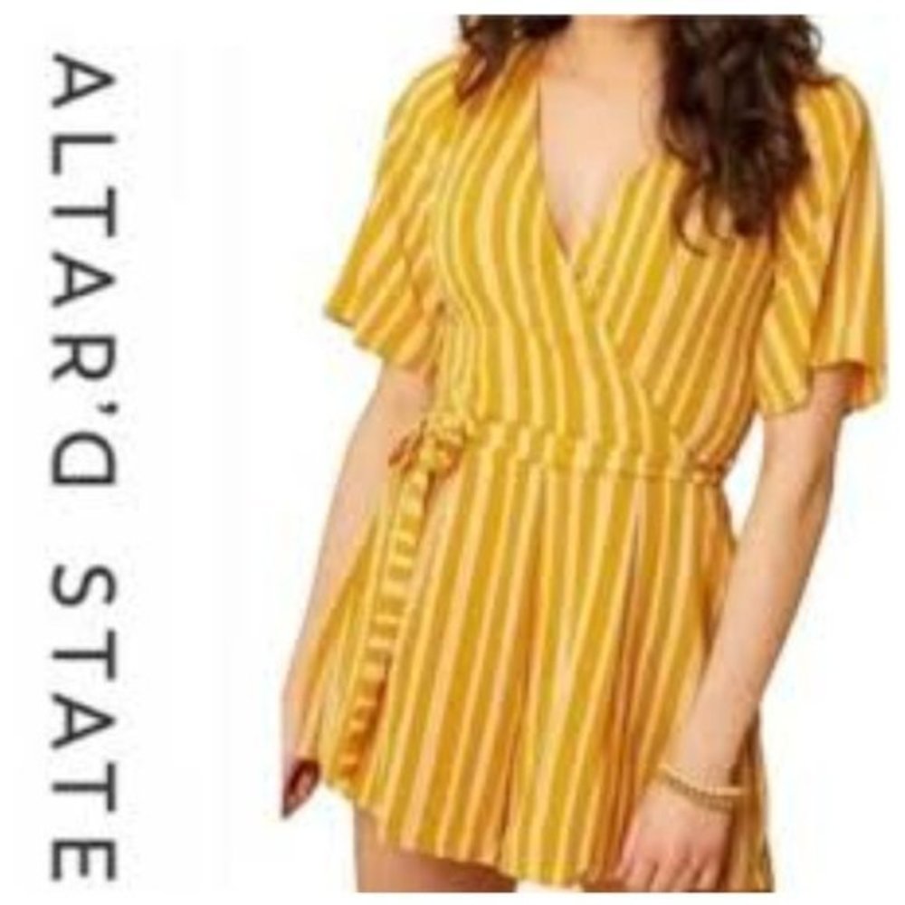 Altar'd State Romper in‎ a size XL